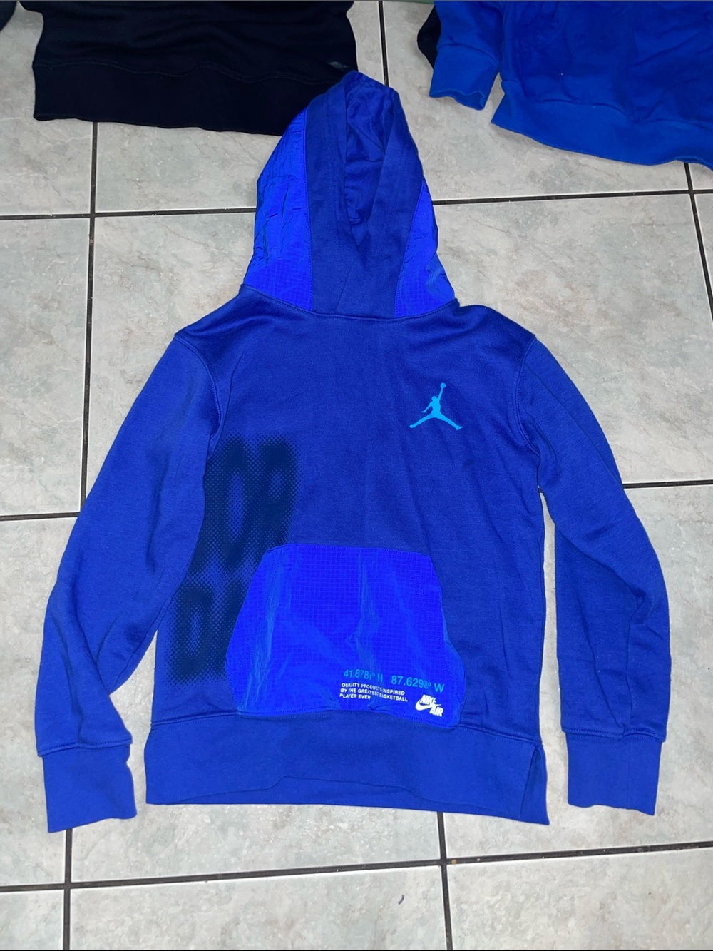 Boys hooded bundle quantity 8 size 7-8 - Picture 2 of 9